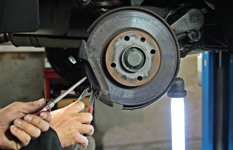 garagiste-LA MARTRE-min_auto-repair-1954636